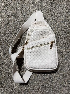 T.J.Maxx White Woven Crossbody Sling Bag with Gold Hardware